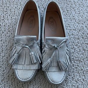 Tods silver loafer